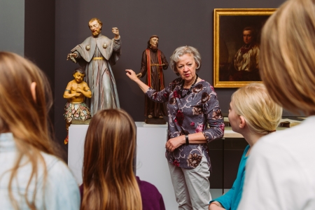 Öffentliche Themenführung „Himmelswege“ für Familien mit Kinder ab 6 Jahren am Freitag, 1. November im Kreismuseum Wewelsburg.(©Kreismuseum Wewelsburg, Lina Loos)